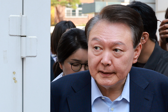 전현희, 윤 전 대통령 구치소 특혜 의혹 제기…에어컨 접견실 사용 논란 전현희, 윤 전 대통령 구치소 특혜 의혹 제기…에어컨 접견실 사용 논란
