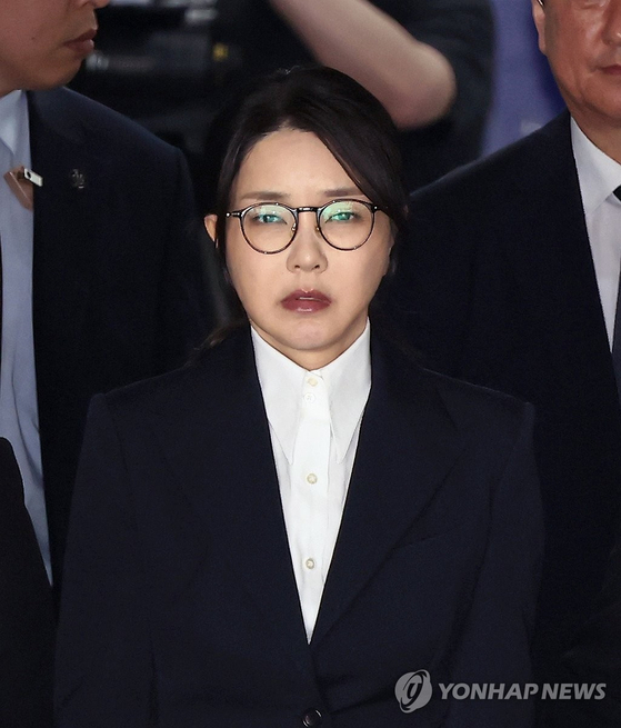 김건희 씨, 27일 재출석 통보…특검, 29일쯤 기소 계획 김건희 씨, 27일 재출석 통보…특검, 29일쯤 기소 계획