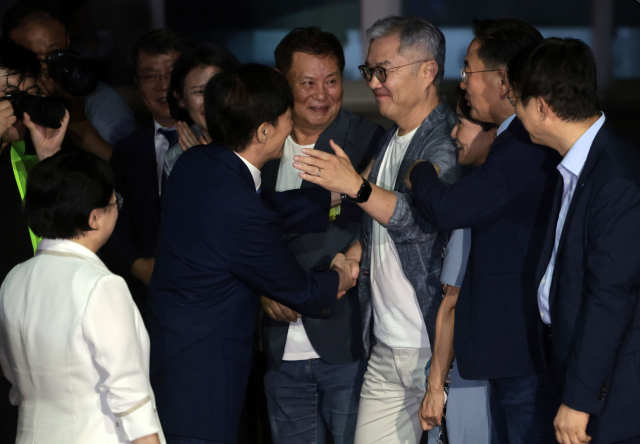 최강욱 전 의원, 민주당 교육연수원장으로 임명… 8.15 특사 이후 첫 공식 직책 최강욱 전 의원, 민주당 교육연수원장으로 임명… 8.15 특사 이후 첫 공식 직책