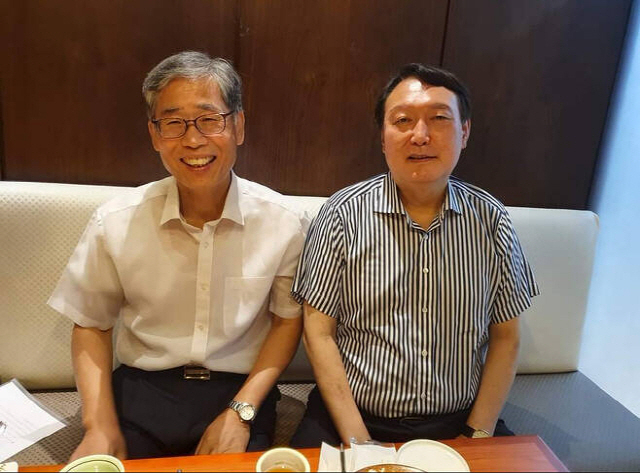 신평 변호사, 윤석열 전 대통령의 구치소 환경 안중근 의사와 비교 논란 신평 변호사, 윤석열 전 대통령의 구치소 환경 안중근 의사와 비교 논란