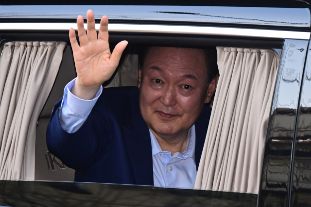 윤석열 전 대통령, 이재명 정부 1년 넘기기 어려울 것이라는 신평 변호사의 주장 윤석열 전 대통령, 이재명 정부 1년 넘기기 어려울 것이라는 신평 변호사의 주장