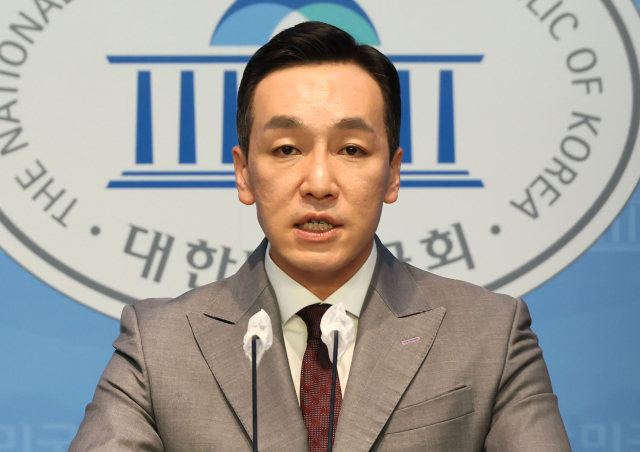 김민수, 한동훈 전 대표 겨냥한 ‘당원 게시판 의혹’ 재조사 의지 표명 김민수, 한동훈 전 대표 겨냥한 ‘당원 게시판 의혹’ 재조사 의지 표명