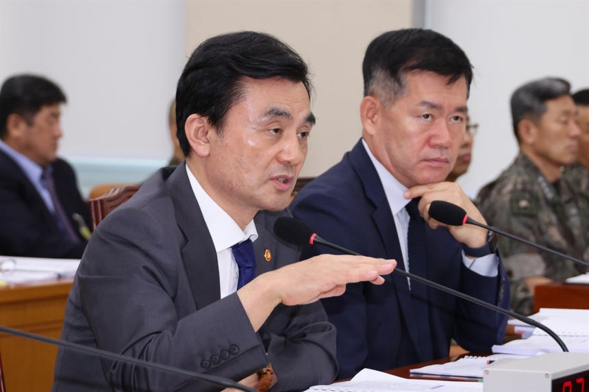 안규백 국방부 장관, 군 정보기관 대대적 개혁 방침 발표… 방첩사 기능 축소 안규백 국방부 장관, 군 정보기관 대대적 개혁 방침 발표… 방첩사 기능 축소