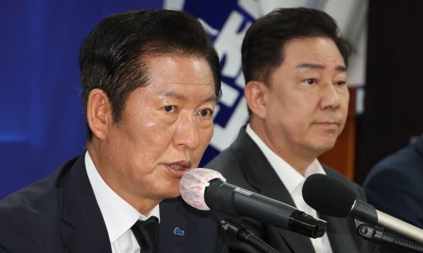 정청래, 강선우 국제위원장 유임 결정… “영어 능력 탁월해” 정청래, 강선우 국제위원장 유임 결정… “영어 능력 탁월해”