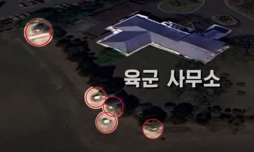 대통령실 경내 수직 콘크리트 기둥 철거, 무속 논란 속 진상 규명 필요성 제기 대통령실 경내 수직 콘크리트 기둥 철거, 무속 논란 속 진상 규명 필요성 제기