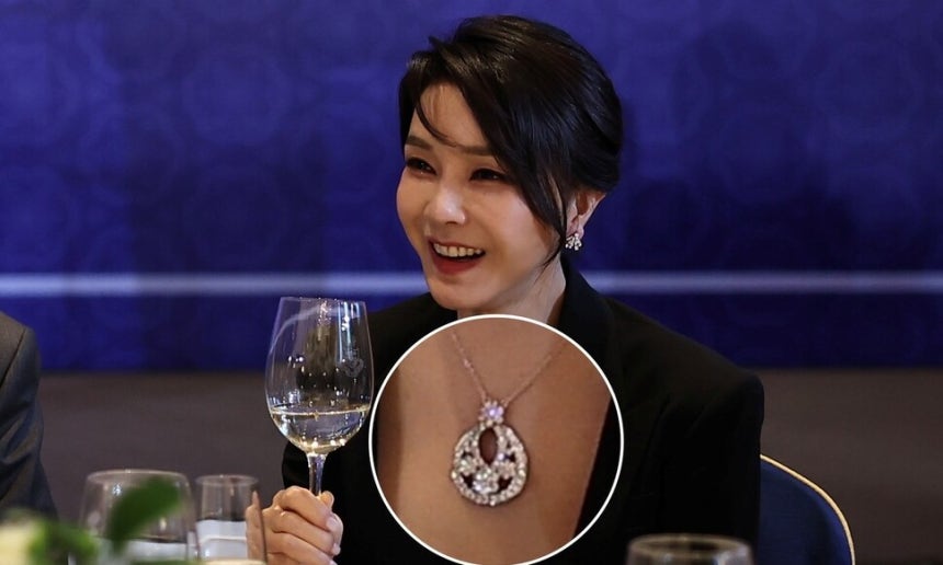 김건희 여사, 반클리프 목걸이 반환하며 “잘 썼다” 발언 논란 김건희 여사, 반클리프 목걸이 반환하며 “잘 썼다” 발언 논란