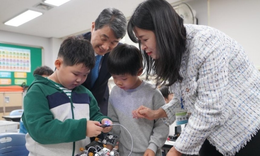 부산형 늘봄학교 시행 1년 만에 겪는 문제와 교사들의 반발 부산형 늘봄학교 시행 1년 만에 겪는 문제와 교사들의 반발