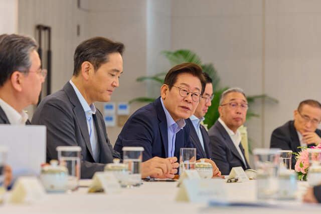 이재명 대통령, 한미 정상회담 앞두고 재계 총수들에 관세 협상 성과 당부 이재명 대통령, 한미 정상회담 앞두고 재계 총수들에 관세 협상 성과 당부