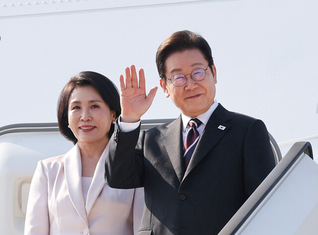 이재명 대통령, 야당과의 대화 필요성 강조하며 지지율 하락에 연연하지 않겠다고 밝혀 이재명 대통령, 야당과의 대화 필요성 강조하며 지지율 하락에 연연하지 않겠다고 밝혀