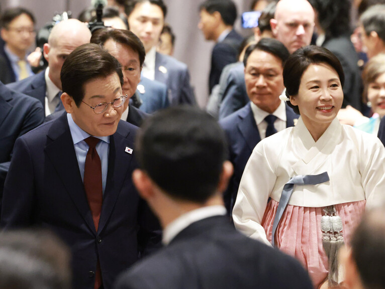 김혜경 여사, 미국 치매 복지기관 방문 “한국 돌봄 현장에 적용할 것” 김혜경 여사, 미국 치매 복지기관 방문 “한국 돌봄 현장에 적용할 것”