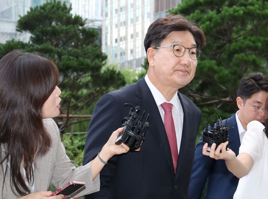 권성동 의원, 통일교 정치자금 의혹으로 특검 출석…“결백하고 당당” 권성동 의원, 통일교 정치자금 의혹으로 특검 출석…“결백하고 당당”