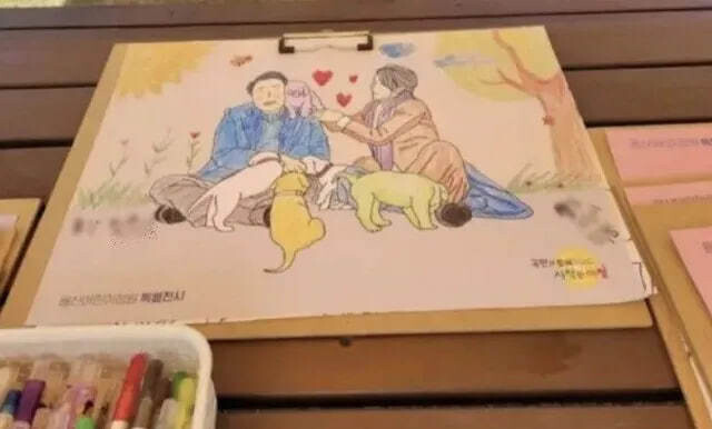 윤석열 대통령 부부 색칠놀이 비판 시민 출입 금지, 항소심도 위법 판결 윤석열 대통령 부부 색칠놀이 비판 시민 출입 금지, 항소심도 위법 판결