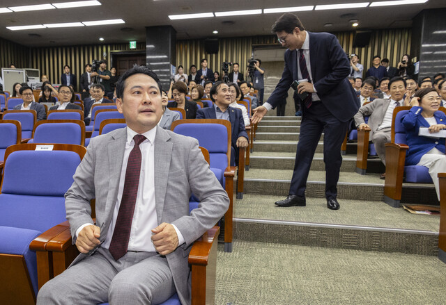 국민의힘 장동혁 지도부, 당내 찬탄파에 대한 강력한 조치 예고 국민의힘 장동혁 지도부, 당내 찬탄파에 대한 강력한 조치 예고