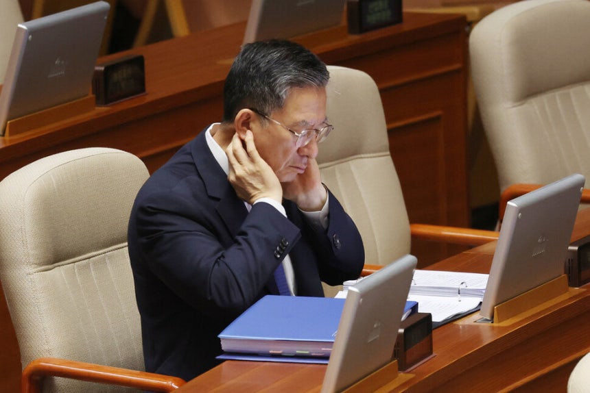 정성호 법무부 장관, 검찰개혁 논의 부재 지적…민주당, 다음 주 법안 발의 예정 정성호 법무부 장관, 검찰개혁 논의 부재 지적…민주당, 다음 주 법안 발의 예정