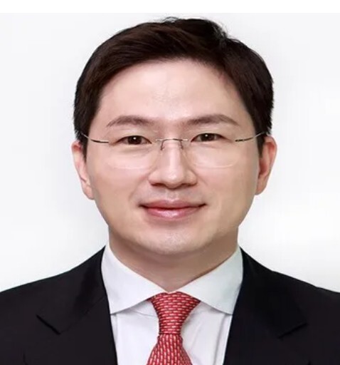 이원모 전 비서관, 433억 재산 신고로 8월 공직자 재산 공개 1위 이원모 전 비서관, 433억 재산 신고로 8월 공직자 재산 공개 1위