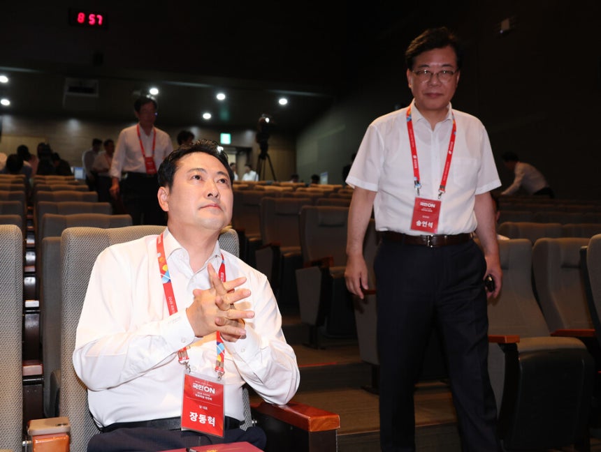 장동혁 국민의힘 대표, 전한길 유튜버 의병 역할 강조하며 당 외곽 활동 지지 장동혁 국민의힘 대표, 전한길 유튜버 의병 역할 강조하며 당 외곽 활동 지지