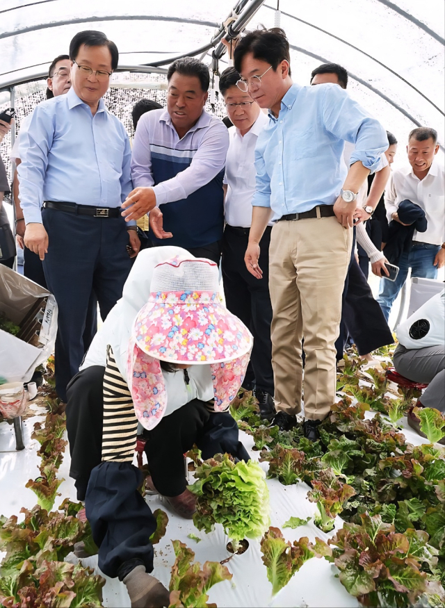 김영훈 장관, 이주 노동자 인권 문제 해결 위해 전북 현장 점검 김영훈 장관, 이주 노동자 인권 문제 해결 위해 전북 현장 점검