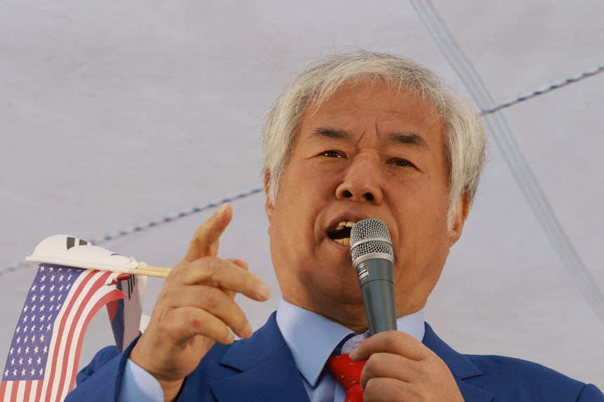 전광훈 목사, 신도들 신앙심 이용해 폭력 사태 부추겼다는 의혹으로 경찰 수사 본격화 전광훈 목사, 신도들 신앙심 이용해 폭력 사태 부추겼다는 의혹으로 경찰 수사 본격화