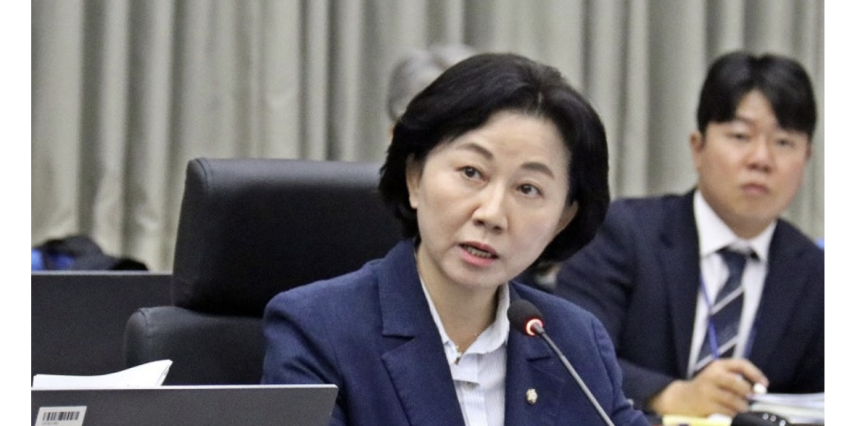 송옥주 의원, 경로당 기부행위 혐의로 징역 2년 구형 받아 송옥주 의원, 경로당 기부행위 혐의로 징역 2년 구형 받아
