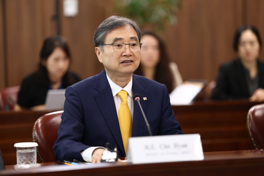 조현 외교부 장관, 한·미 정상회담 앞두고 이례적 조기 방미 결정 조현 외교부 장관, 한·미 정상회담 앞두고 이례적 조기 방미 결정