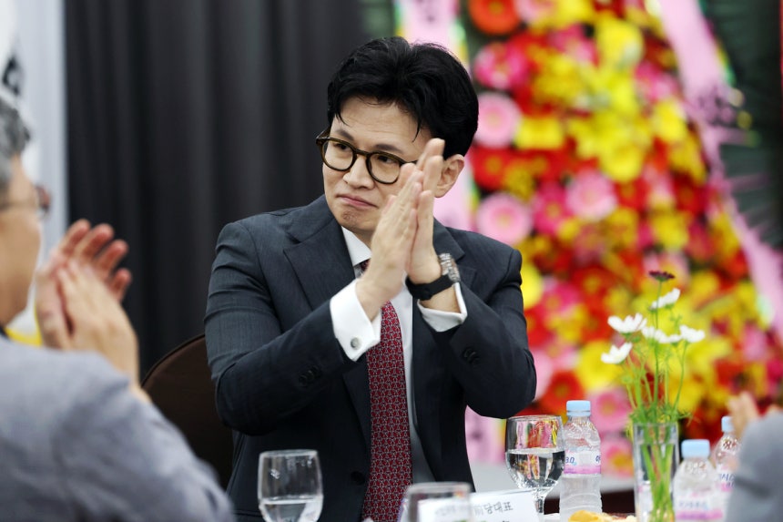 한동훈, 국민의힘 당대표 결선 투표에서 최악 피하기 위한 당원 참여 촉구 한동훈, 국민의힘 당대표 결선 투표에서 최악 피하기 위한 당원 참여 촉구