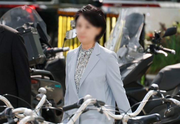 통일교 한학자 총재 전 비서실장, 김건희 특검 출석하며 침묵 유지 통일교 한학자 총재 전 비서실장, 김건희 특검 출석하며 침묵 유지