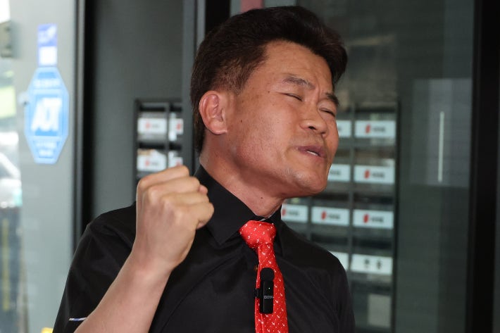 전당대회 난동 사건, 전한길 “김근식·한동훈 제재 필요” 주장 전당대회 난동 사건, 전한길 “김근식·한동훈 제재 필요” 주장