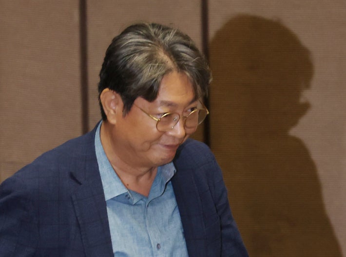이춘석 의원 주식 차명거래 의혹, 경찰 보좌관 포함 관계자 조사 이춘석 의원 주식 차명거래 의혹, 경찰 보좌관 포함 관계자 조사