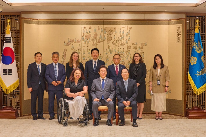 이재명 대통령, 미국 상원의원 접견하며 조선 협력 논의 이재명 대통령, 미국 상원의원 접견하며 조선 협력 논의