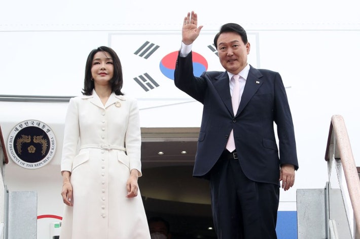김건희, 美 순방 전 옷 조언 요청 김건희, 美 순방 전 옷 조언 요청