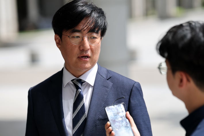 김성회 의원, 내란특검 조사 출석…“국민의힘, 직접 나와 소명하라” 김성회 의원, 내란특검 조사 출석…“국민의힘, 직접 나와 소명하라”