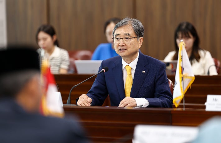조현 외교부 장관, 한일 정상회담 건너뛰고 미국으로 직행한 배경 조현 외교부 장관, 한일 정상회담 건너뛰고 미국으로 직행한 배경