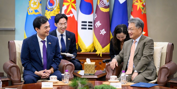 안규백 국방부 장관, 조셉 윤 주한미국대사대리와 한미동맹 발전 논의 안규백 국방부 장관, 조셉 윤 주한미국대사대리와 한미동맹 발전 논의