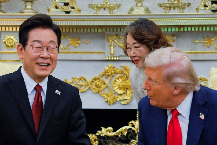 한미 정상회담, 조영민과 이연향 통역사의 활약으로 주목받아 한미 정상회담, 조영민과 이연향 통역사의 활약으로 주목받아