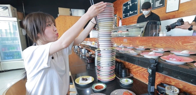 쯔양, ‘전참시’에서 이영자도 놀란 차원이 다른 먹방 선보여 쯔양, ‘전참시’에서 이영자도 놀란 차원이 다른 먹방 선보여