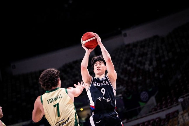한국 남자 농구 대표팀, 호주에 36점 차 패배로 FIBA 아시아컵 첫 경기 좌절 한국 남자 농구 대표팀, 호주에 36점 차 패배로 FIBA 아시아컵 첫 경기 좌절