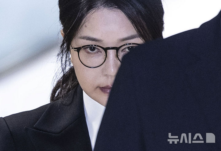 김건희 여사, 자본시장법 위반 혐의로 구속영장 청구…특검의 판단은? 김건희 여사, 자본시장법 위반 혐의로 구속영장 청구…특검의 판단은?