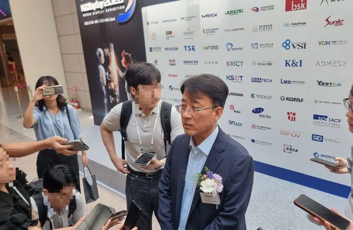 미국 반도체 관세 부과, 디스플레이 업체 가격 인하 압박 우려 미국 반도체 관세 부과, 디스플레이 업체 가격 인하 압박 우려