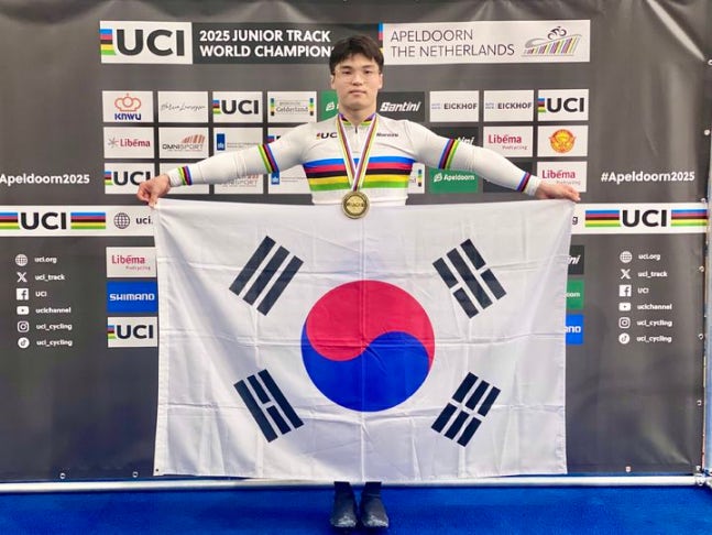 최태호, 세계주니어선수권대회에서 금메달 2개 획득하며 2관왕 등극 최태호, 세계주니어선수권대회에서 금메달 2개 획득하며 2관왕 등극