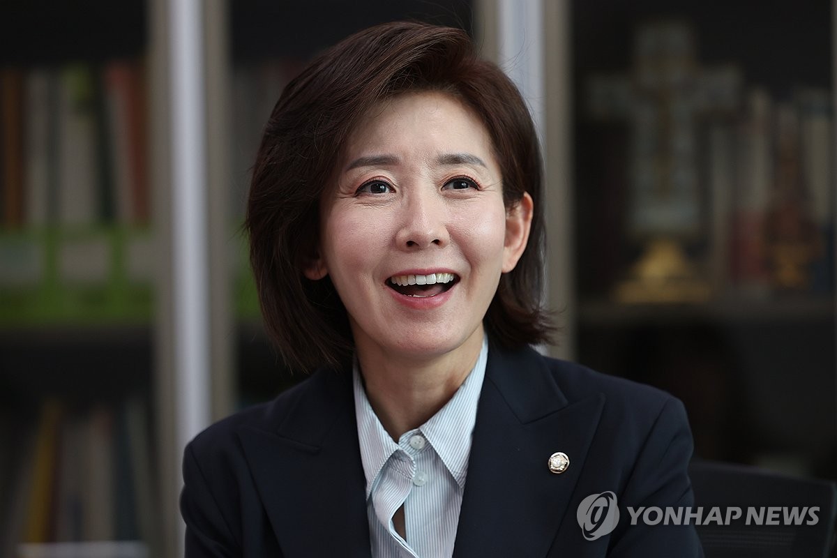 나경원, 윤석열 전 대통령 수갑 착용 진료에 국제 인권문제 우려 나경원, 윤석열 전 대통령 수갑 착용 진료에 국제 인권문제 우려