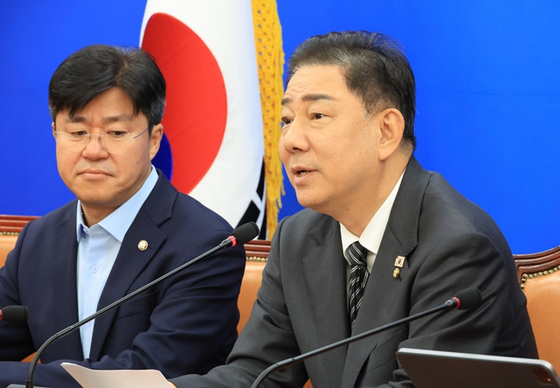 민주당, 김병주 의원 고발 검토에 “국민의힘 제정신인가” 비판 민주당, 김병주 의원 고발 검토에 “국민의힘 제정신인가” 비판