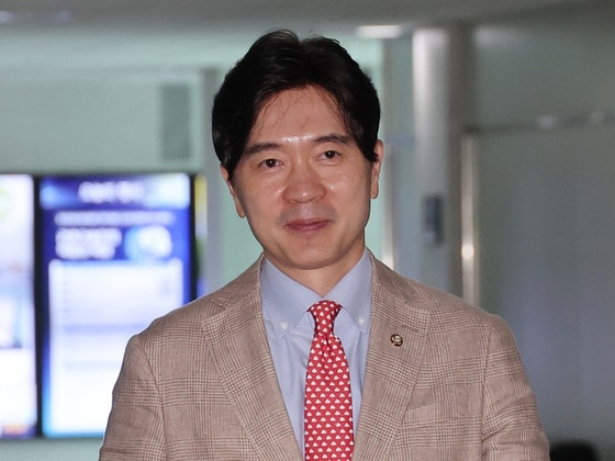 현대차-LG 합작 공장서 한국인 대거 체포, 국민의힘 “외교참사” 비판 현대차-LG 합작 공장서 한국인 대거 체포, 국민의힘 “외교참사” 비판