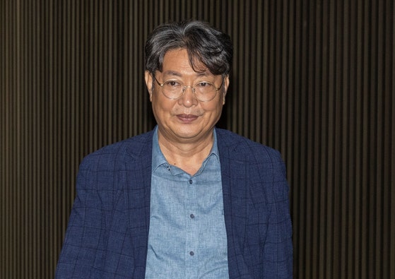 이춘석 의원 차명 주식 거래 의혹, 경찰 45명 조사 착수 이춘석 의원 차명 주식 거래 의혹, 경찰 45명 조사 착수