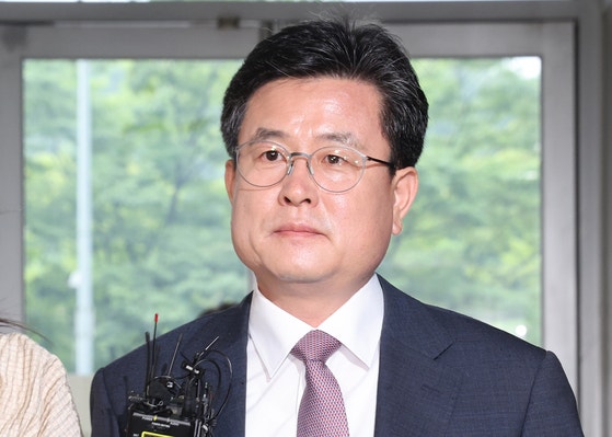 경찰, 윤석열 전 대통령 구치소 특혜 의혹 직접 수사 착수 경찰, 윤석열 전 대통령 구치소 특혜 의혹 직접 수사 착수