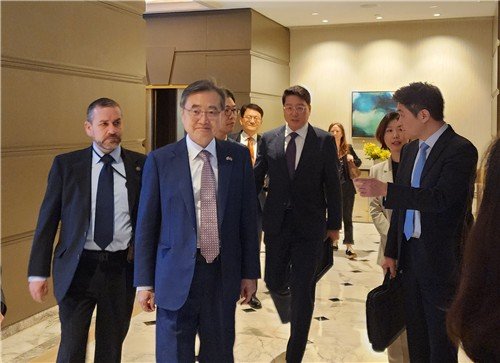 조현 외교부 장관, 미국 구금 한국인 조속 귀국 약속…미국 측 사정은 미공개 조현 외교부 장관, 미국 구금 한국인 조속 귀국 약속…미국 측 사정은 미공개