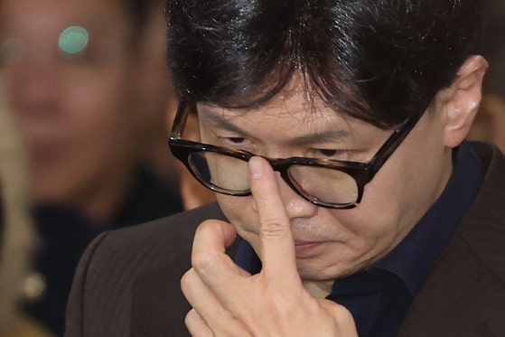 한동훈 전 대표, 특검팀의 강제구인 가능성에 강력 반발하며 입장 표명 한동훈 전 대표, 특검팀의 강제구인 가능성에 강력 반발하며 입장 표명