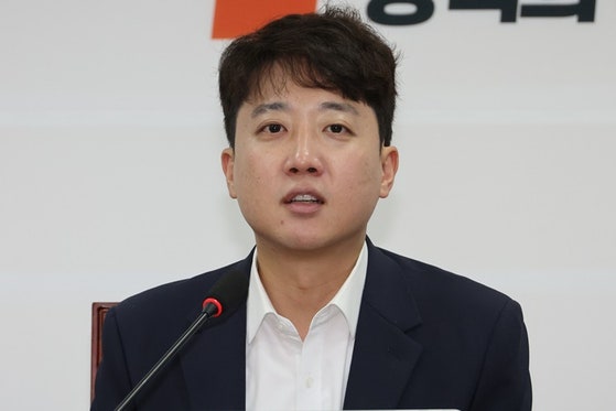 이준석, 조희대 사퇴 요구 비판하며 삼권분립 중요성 강조 이준석, 조희대 사퇴 요구 비판하며 삼권분립 중요성 강조