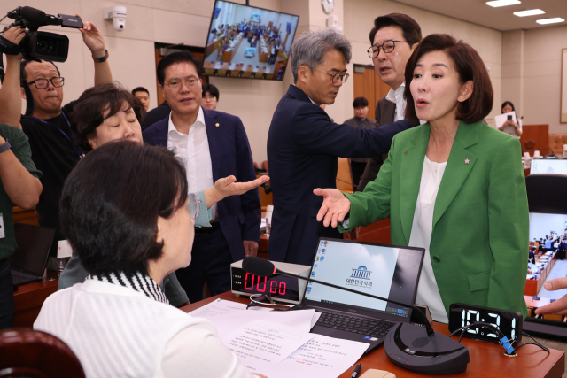 정청래, 나경원 발언에 “초선 의원의 가치 폄하, 구태 정치의 전형” 정청래, 나경원 발언에 “초선 의원의 가치 폄하, 구태 정치의 전형”