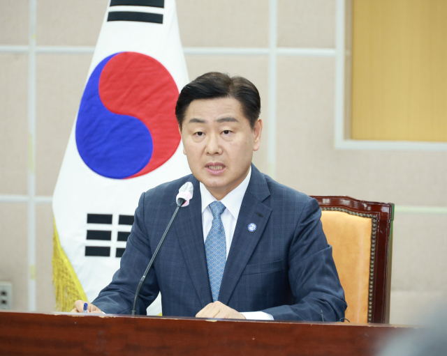 새만금국제공항 건설, 법원 판결로 중대한 도전에 직면…김관영 지사 “총력 대응 필요” 새만금국제공항 건설, 법원 판결로 중대한 도전에 직면…김관영 지사 “총력 대응 필요”