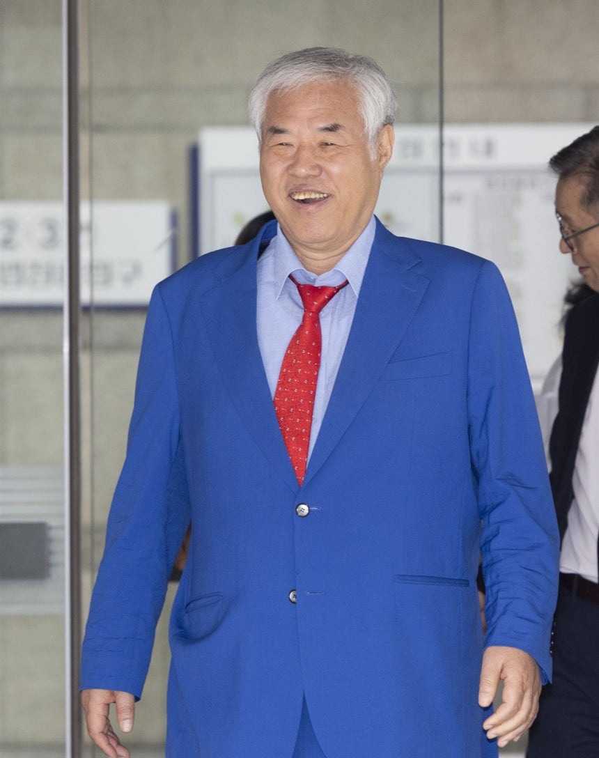 전광훈 목사, 15억 불법 모금 혐의로 벌금 2000만 원 선고받아 전광훈 목사, 15억 불법 모금 혐의로 벌금 2000만 원 선고받아